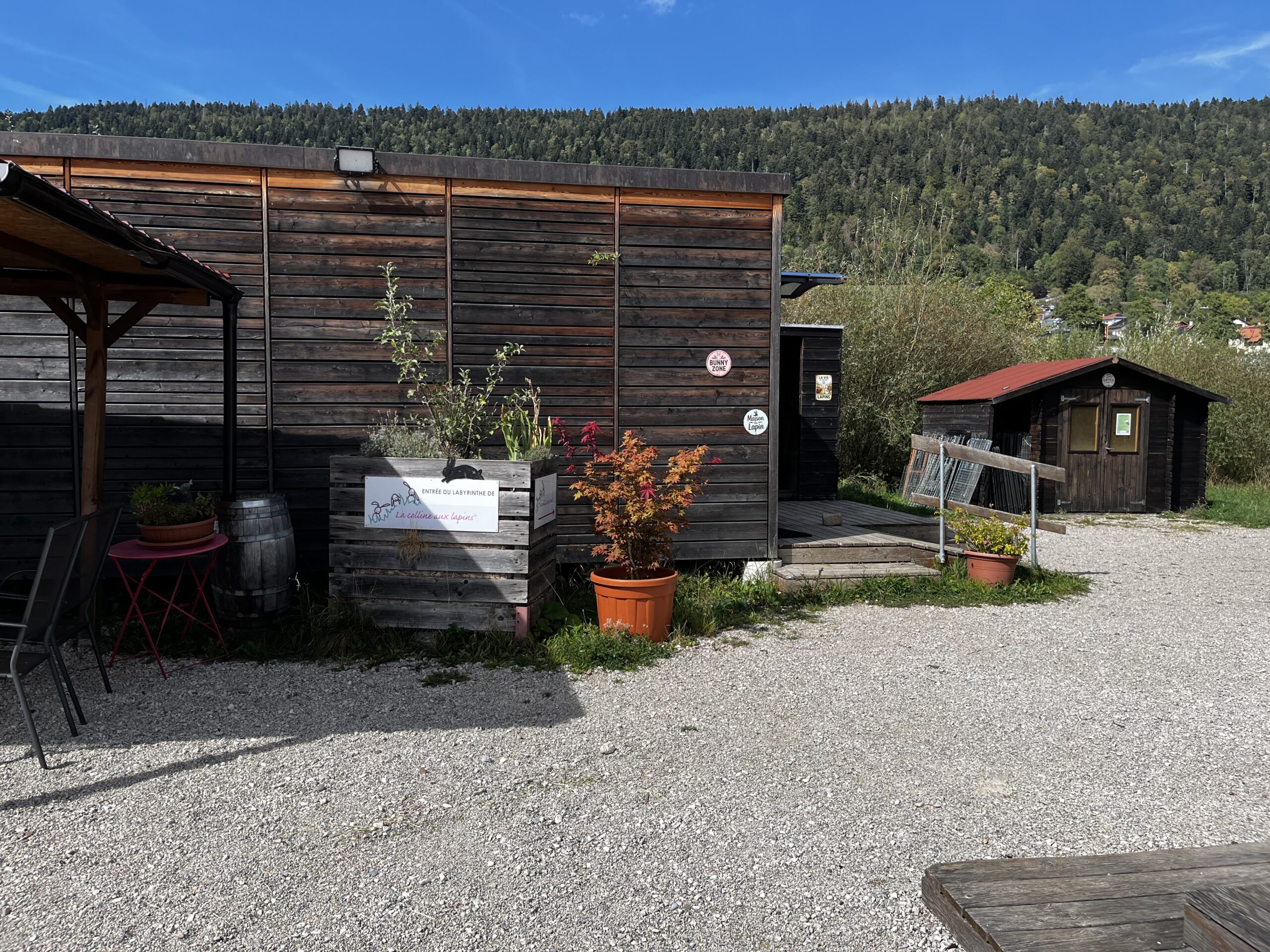L’entrée de la Colline aux lapins
